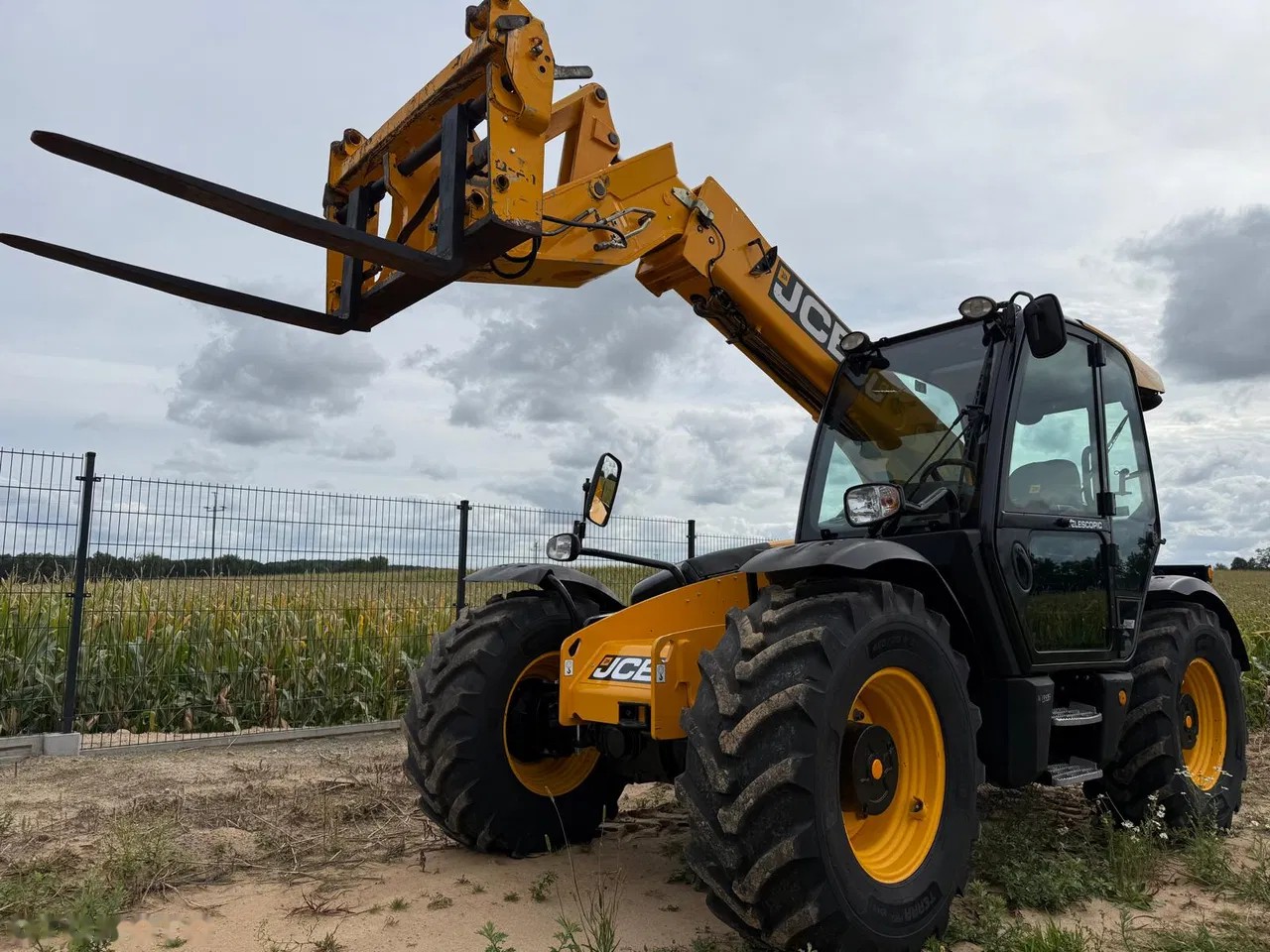 2011 JCB TELESKOPICKÝ, 6 800 mth, dovoz Skladom v EÚ — foto 9 z 13