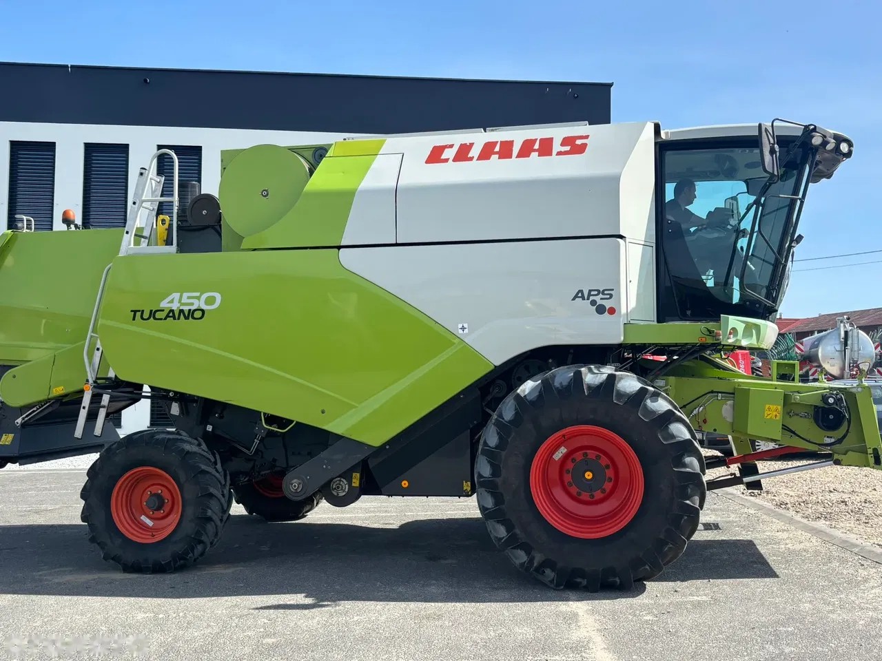 2009 Claas Tucano 450, 2 500 mth, dovoz Skladom v EÚ — foto 8 z 18