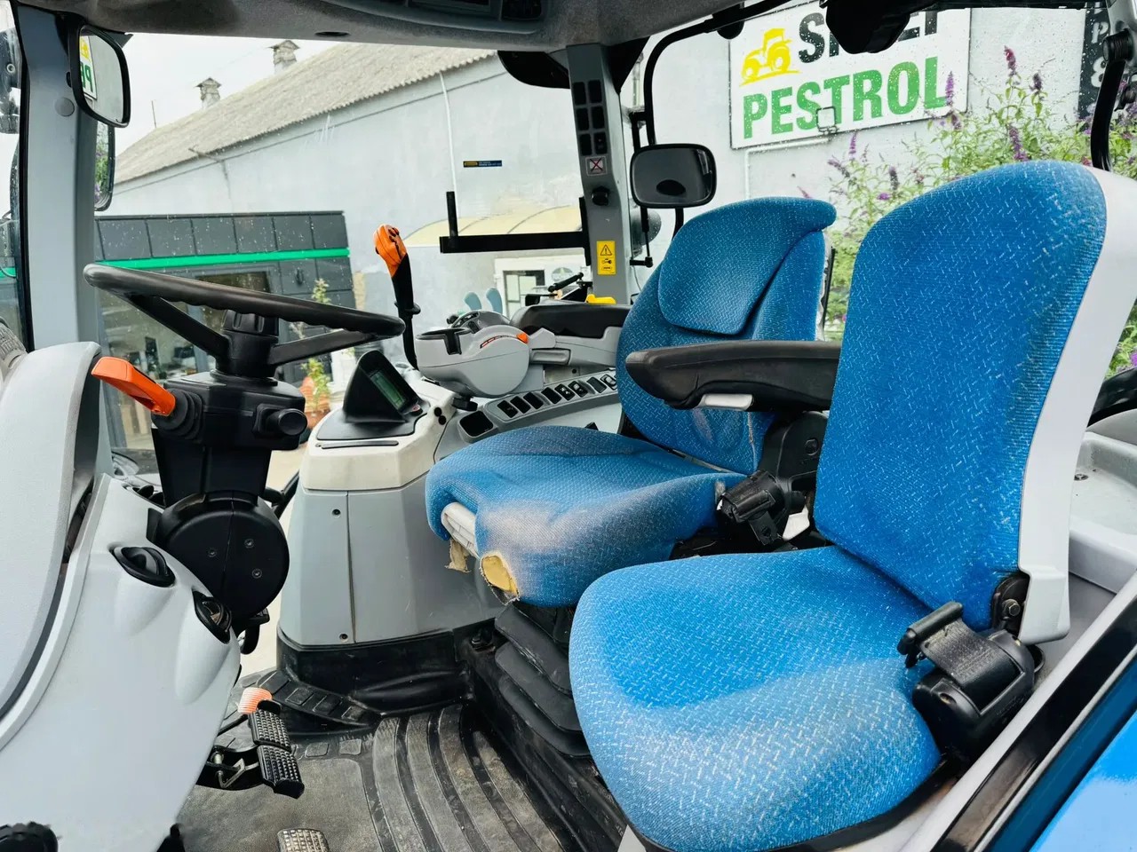 2012 New Holland T7.210, 7 800 mth, dovoz Skladom v EÚ — foto 11 z 13