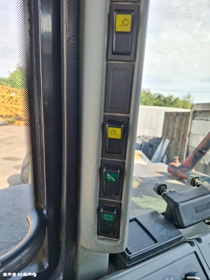2001 Valtra 8550, 15 202 mth, dovoz Skladom v EÚ — foto 16 z 22