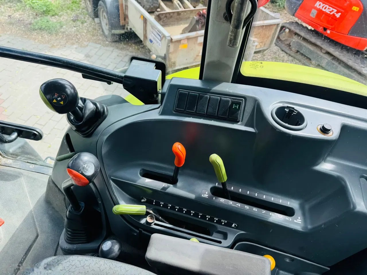 2014 Claas Axos 330, dovoz Skladom v EÚ — foto 9 z 13