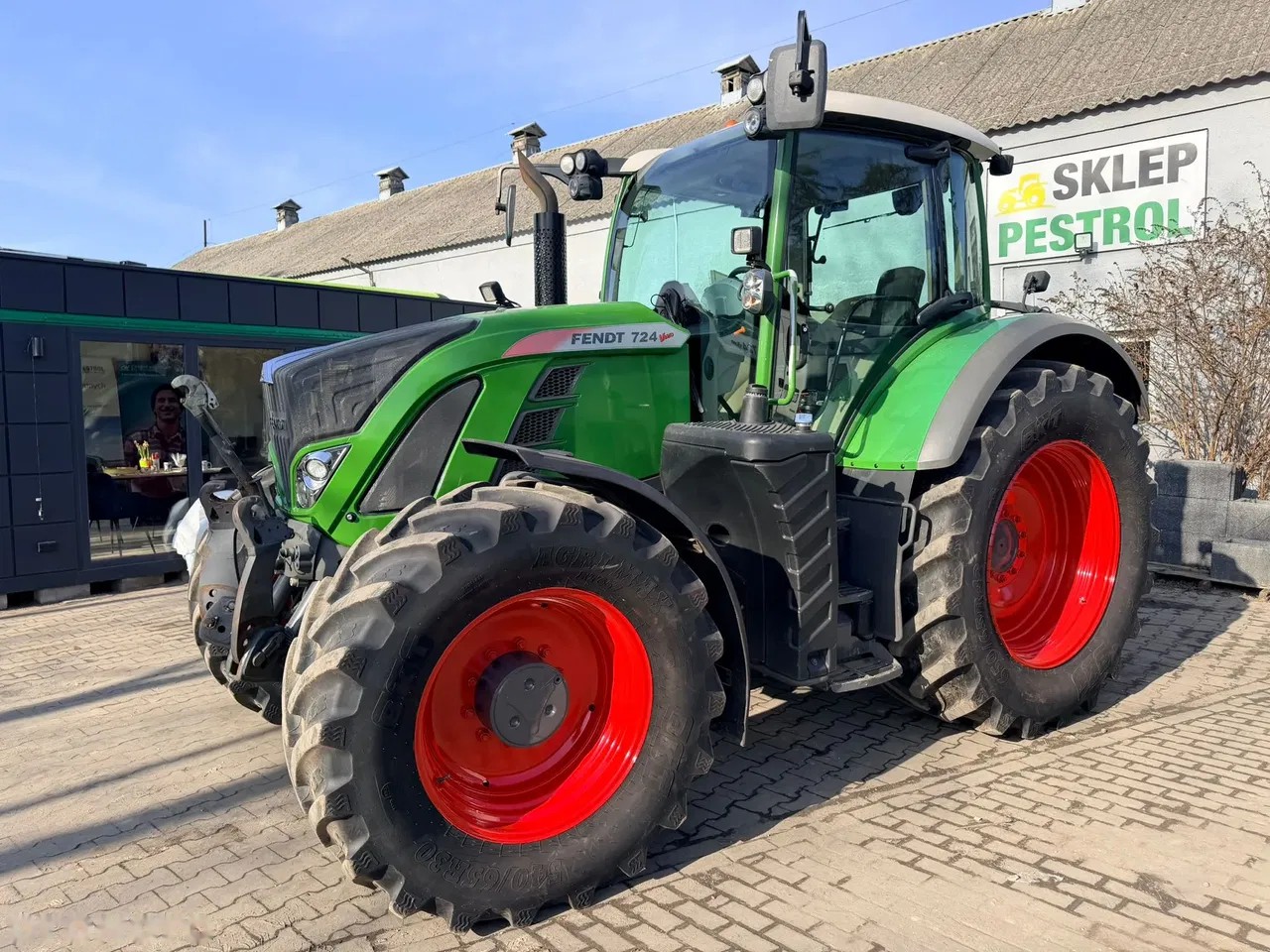 2016 Fendt 724 Vario Profi Plus, 9 099 mth, dovoz Skladem v EU — foto 1 | AMECAR 2016 Fendt 724 Vario Profi Plus, 9 099 mth, dovoz Skladem v EU — foto 1