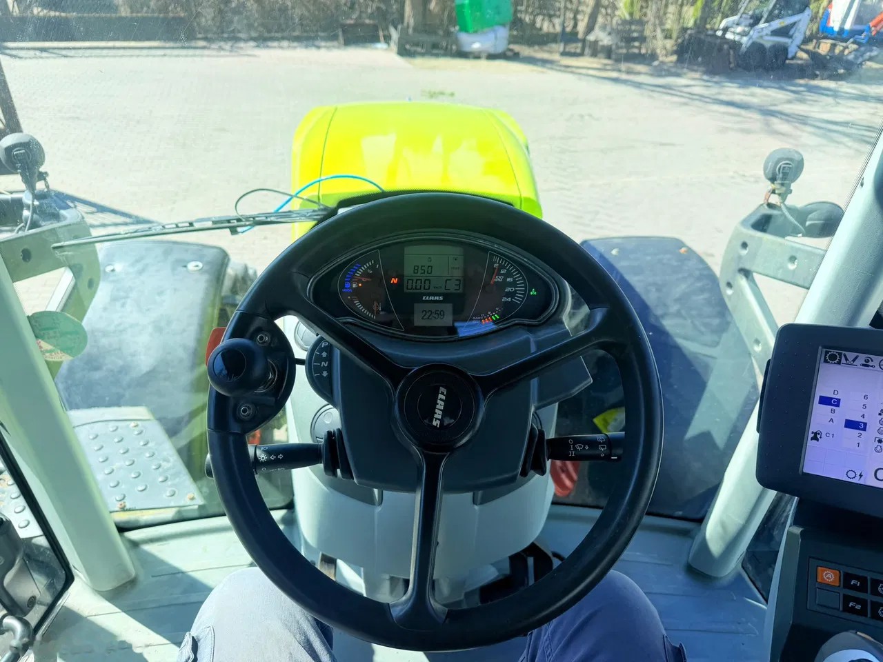 2015 Claas Axion 830 CEBIS, 8 814 mth, dovoz Skladom v EÚ — foto 16 z 24