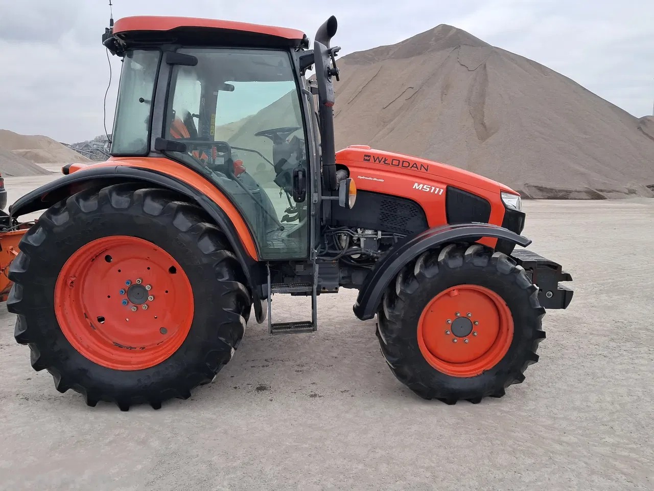 2017 Kubota M5111, 4 800 mth, dovoz Skladom v EÚ — foto 2 z 7