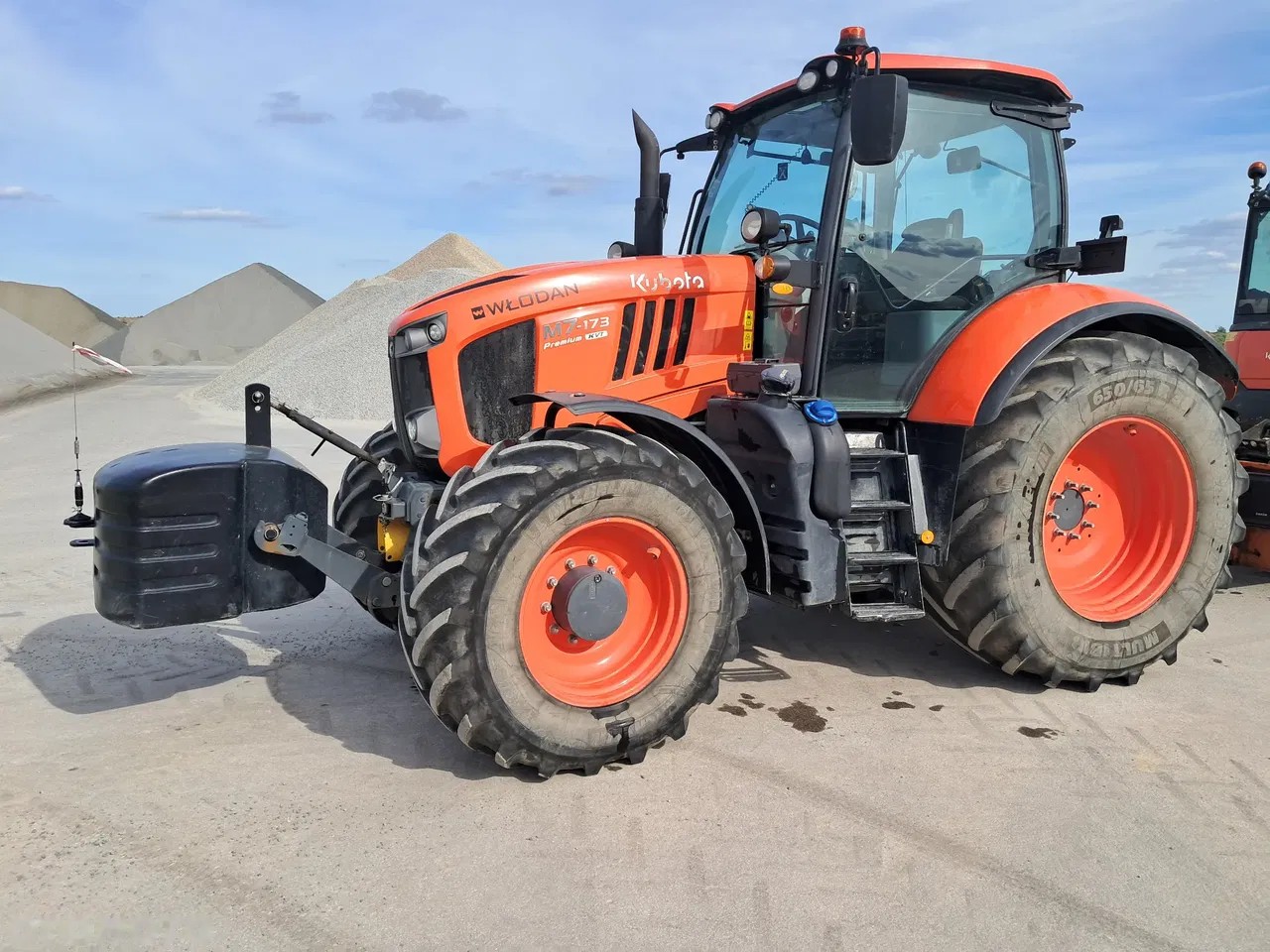 2023 Kubota M7173, 2 400 mth, dovoz Skladom v EÚ — foto 2 z 11