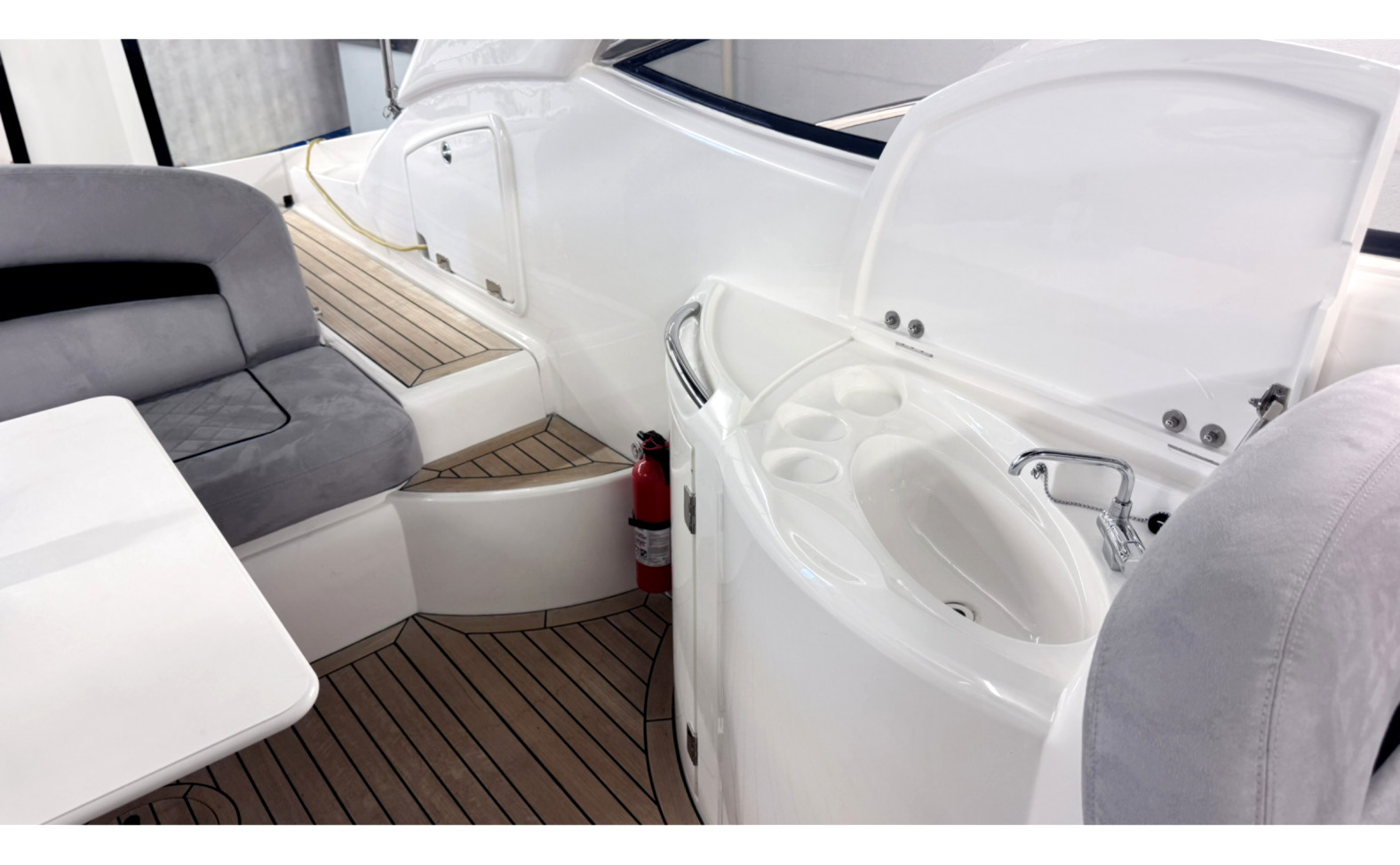 2003 Sunseeker, dovoz Skladom v EÚ — foto 7 z 12