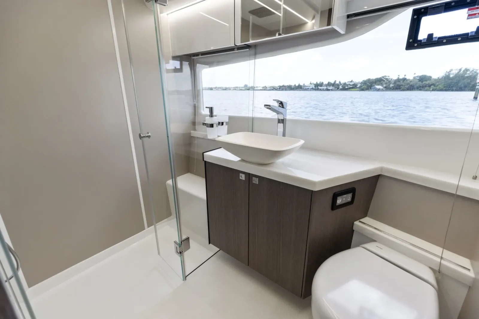 2027 Galeon 450 HTC, 2027 NEW BOAT, dovoz Skladom v EÚ — foto 14 z 18