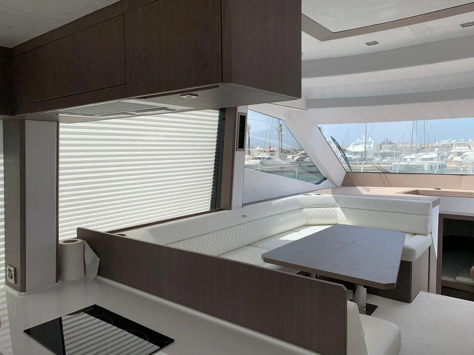 2019 Galeon 500 Fly, dovoz Skladom v EÚ — foto 10 z 20