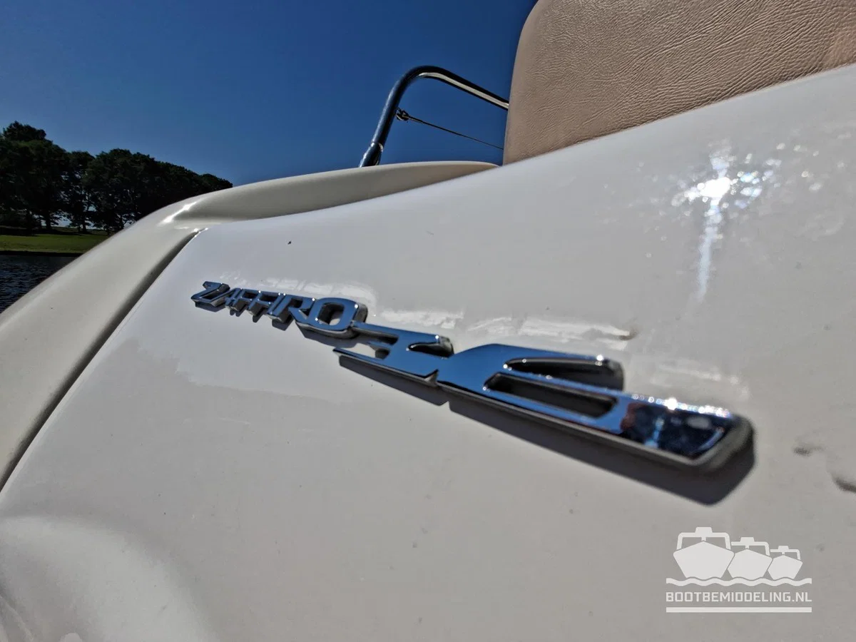 2009 Cranchi D4-300-A-C, dovoz Skladom v EÚ — foto 14 z 20