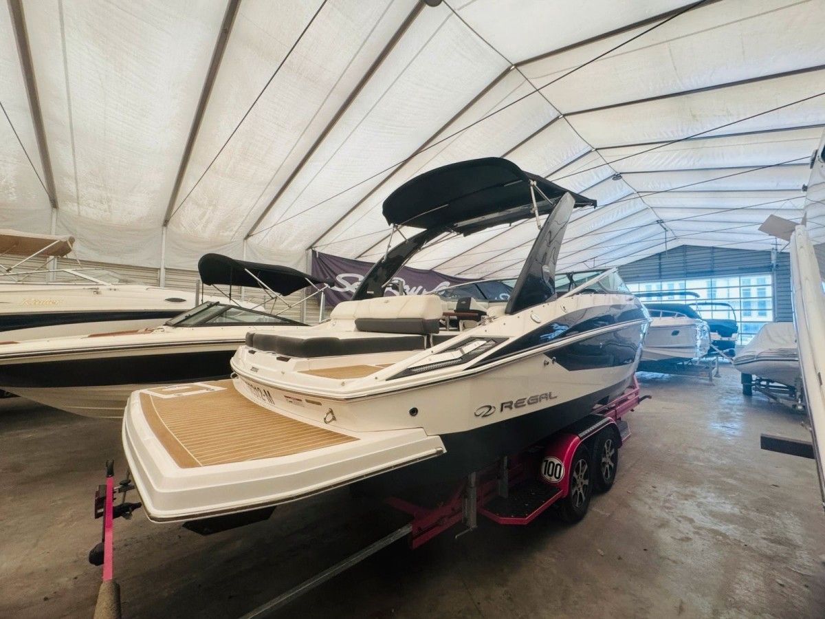 2016 Regal 2550 Cuddy, dovoz Skladom v EÚ — foto 9 z 20