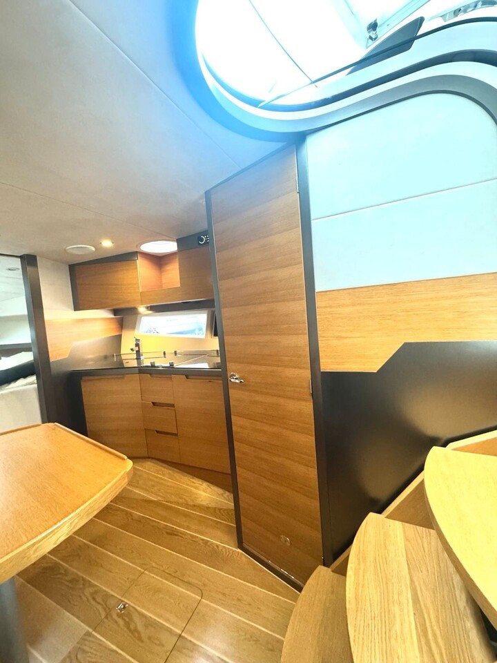 2013 Galeon 325 HT, dovoz Skladom v EÚ — foto 16 z 20