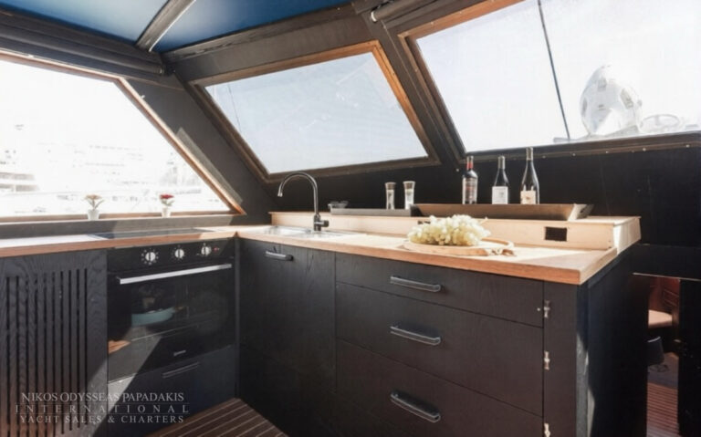 1984 Hatteras 60 Fly, dovoz Skladom v EÚ — foto 13 z 20