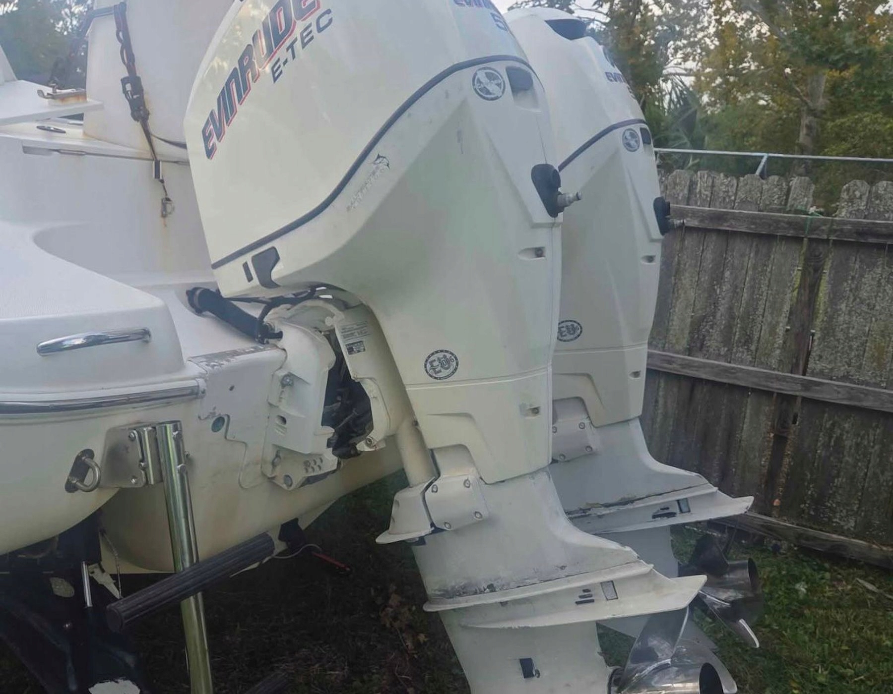 Závěsný motor Evinrude 250 E-tec E250dpzsdr 250km, Skladom v EÚ — foto 1