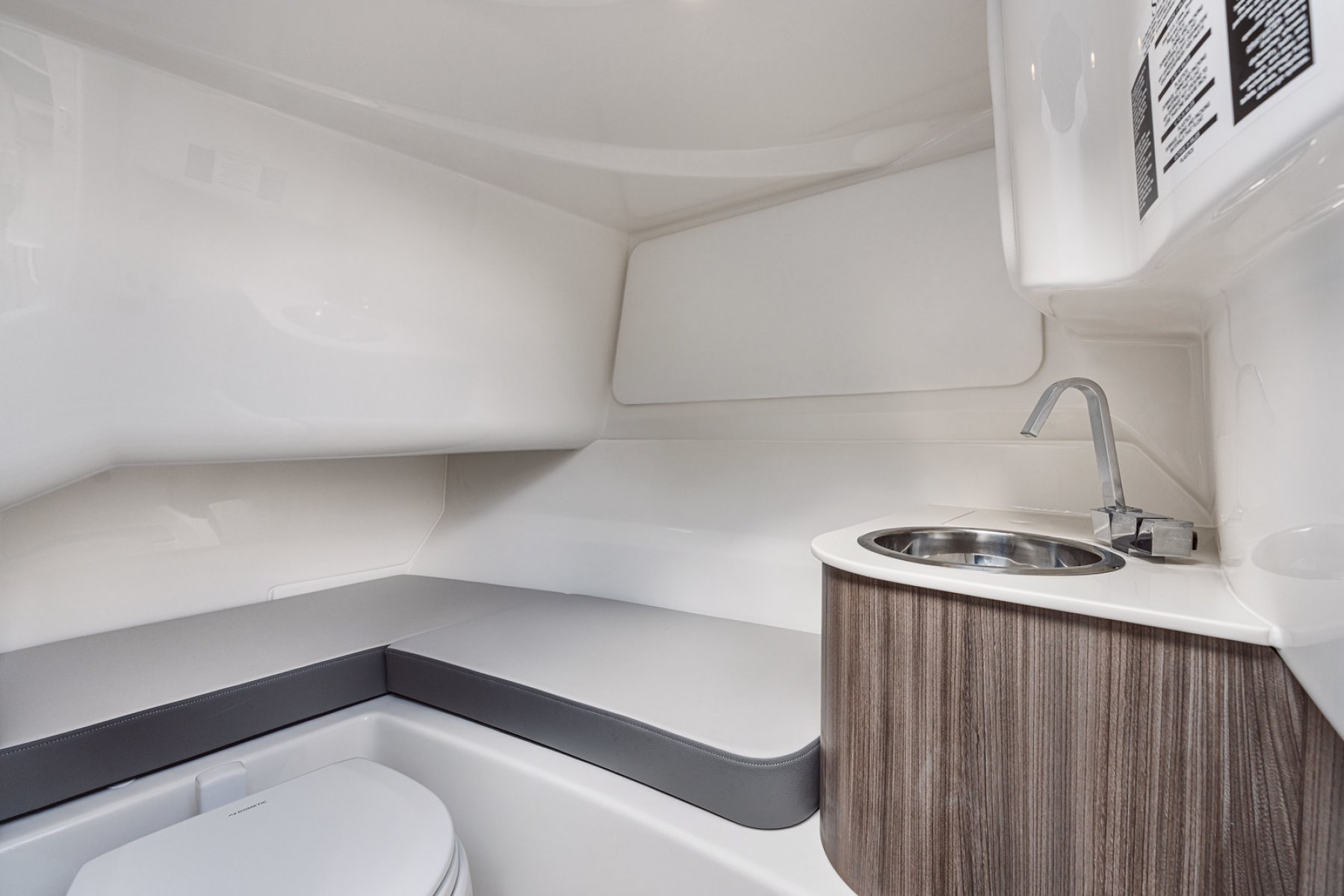 2026 Sea Ray, dovoz Skladom v EÚ — foto 15 z 20