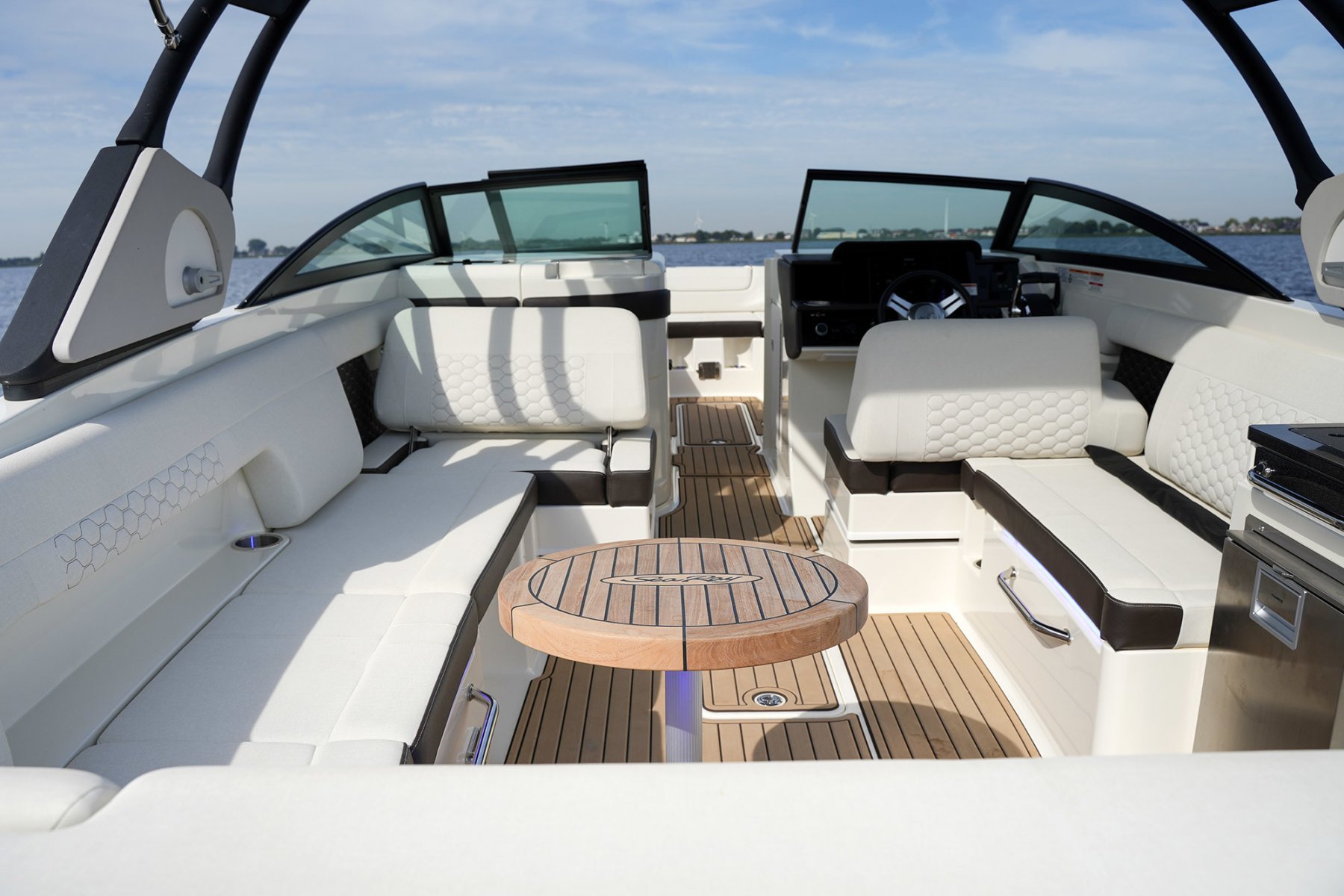 2024 Sea Ray, dovoz Skladom v EÚ — foto 10 z 20