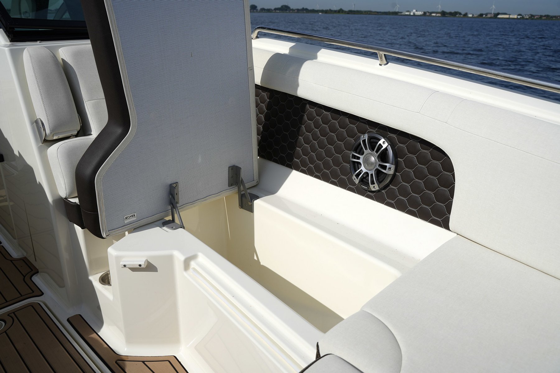 2024 Sea Ray, dovoz Skladom v EÚ — foto 16 z 20