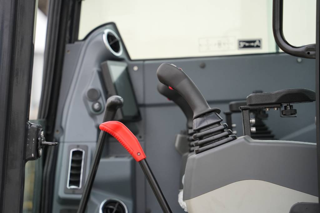 2026 Yuchai U60 Premium, 1 mth, dovoz Skladom v EÚ — foto 16 z 16