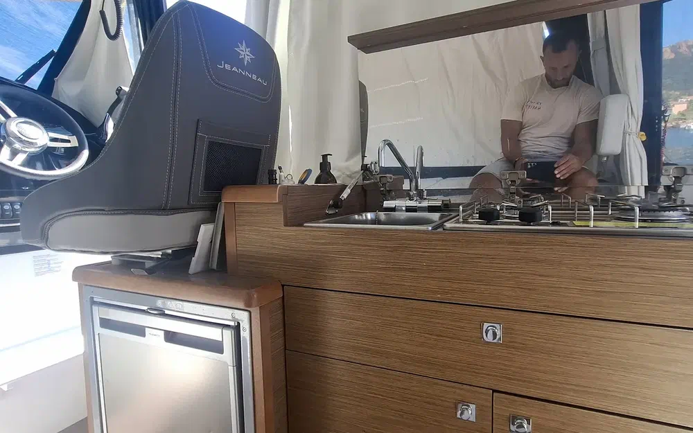 2021 Jeanneau, dovoz Skladom v EÚ — foto 7 z 20