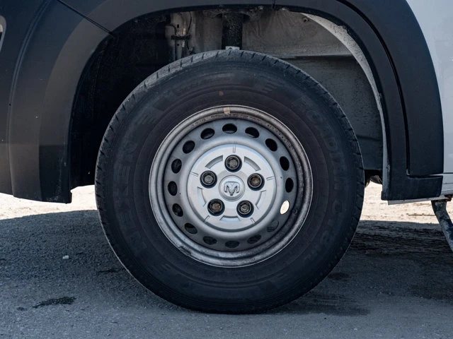 2024 RAM Promaster Tradesman, biela, 105 800 km, dovoz Kanada — foto 15 z 20