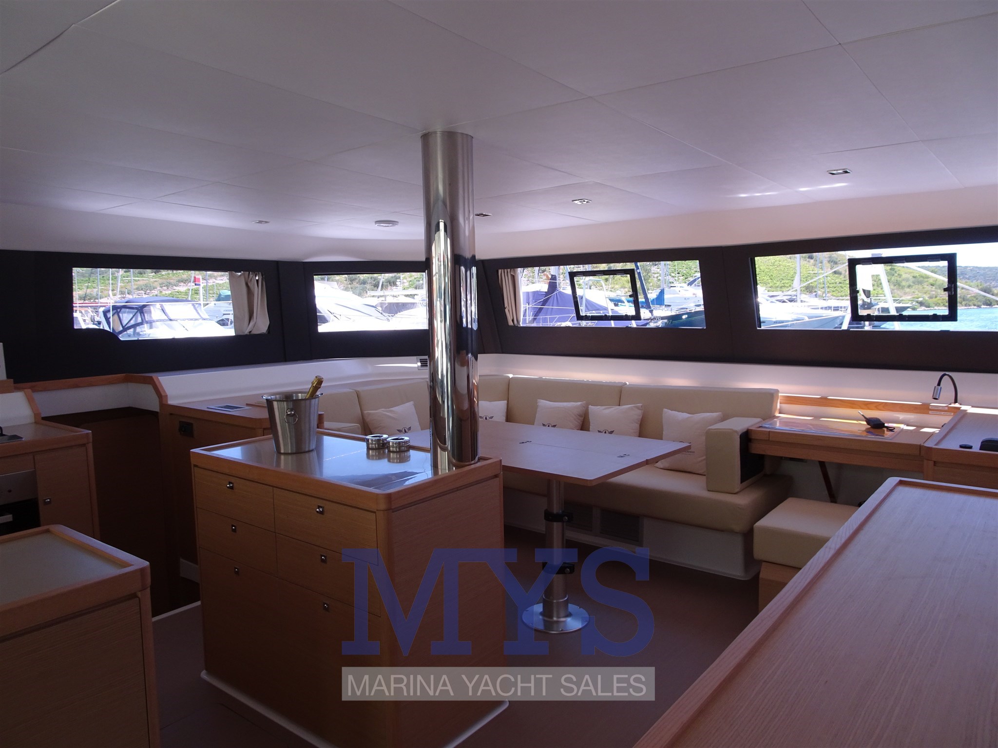 Location Dufour Yachts 48 Catamarans (2022) En charter, dovoz Skladom v EÚ — foto 10 z 20