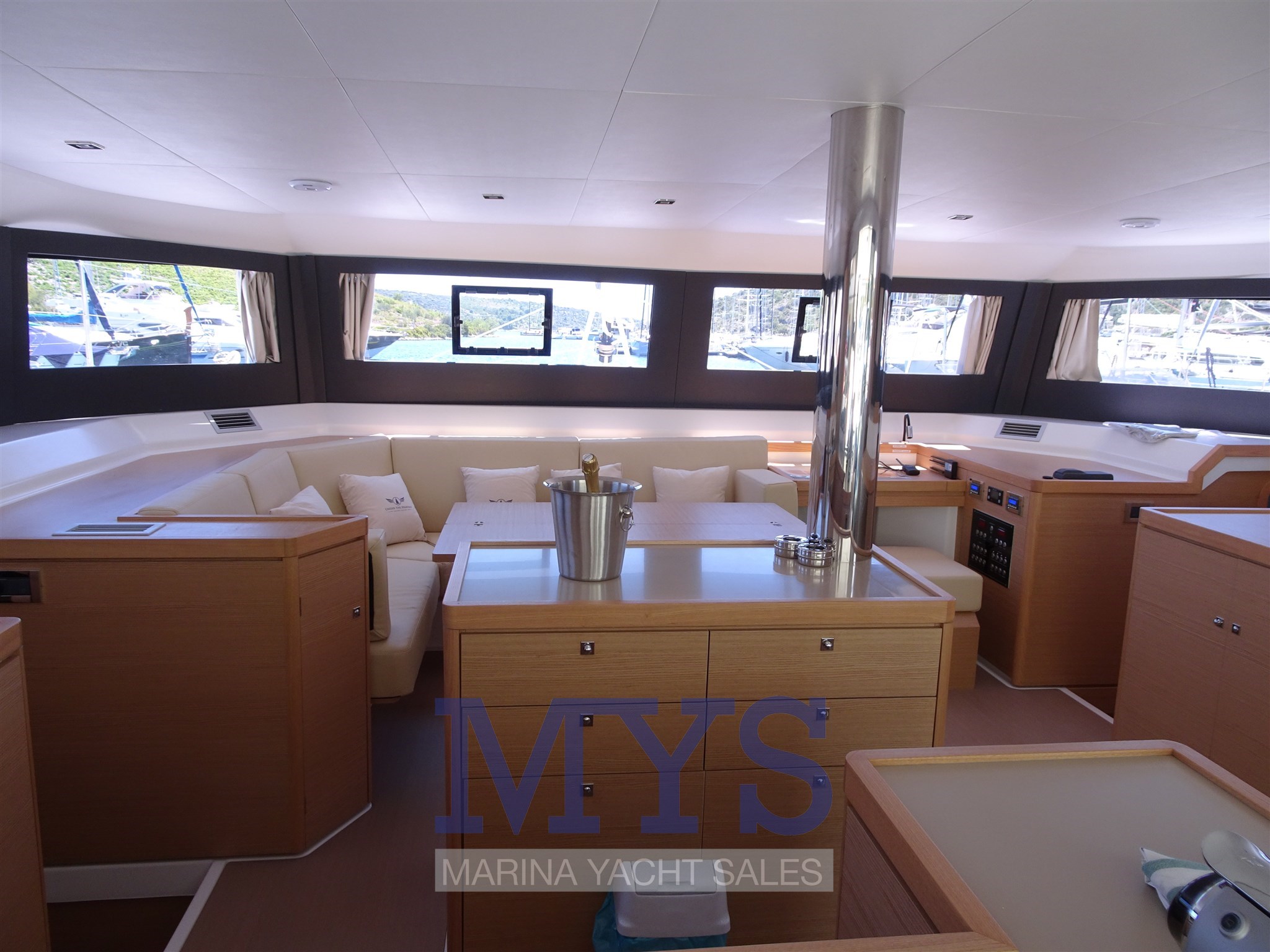 Location Dufour Yachts 48 Catamarans (2022) En charter, dovoz Skladom v EÚ — foto 9 z 20