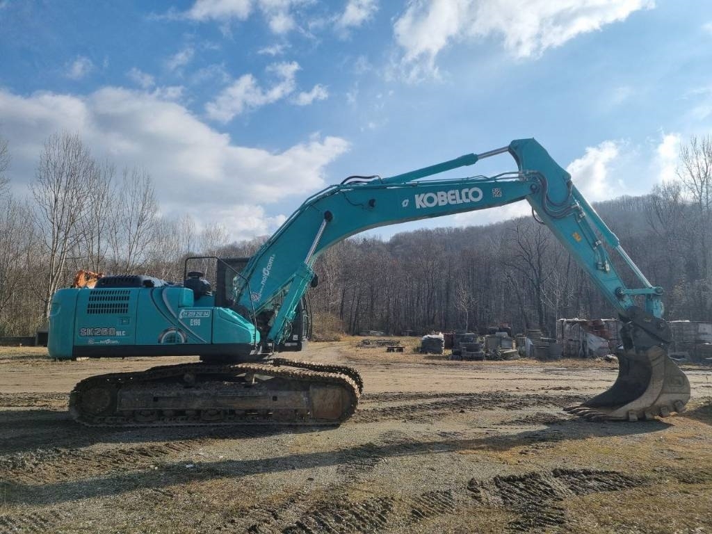 2021 Kobelco SK260NLC, 2 585 mth, dovoz Skladom v EÚ — foto 3 z 13