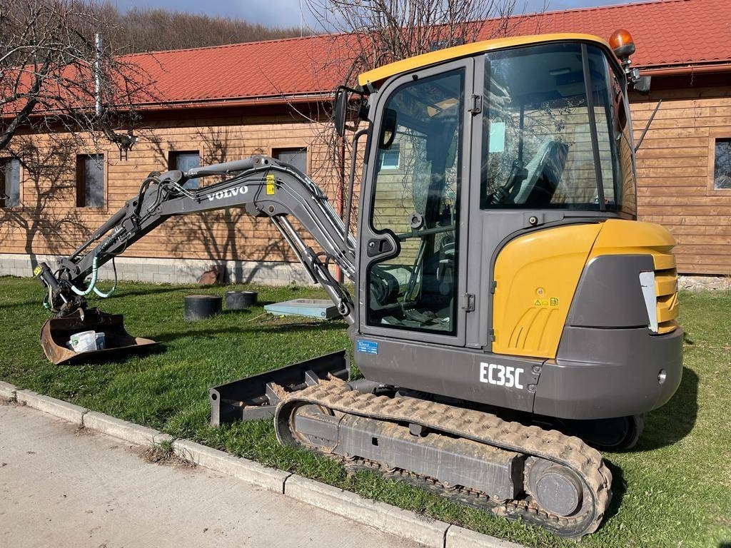 2013 Volvo EC 35 C, 1 730 mth, dovoz Skladom v EÚ — foto 1 | AMECAR 2013 Volvo EC 35 C, 1 730 mth, dovoz Skladom v EÚ — foto 1
