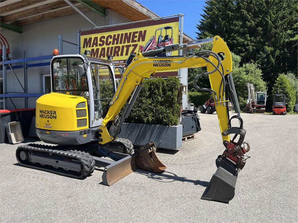 2013 Wacker Neuson 38Z3 Powertilt, 5 080 mth, dovoz Skladom v EÚ — foto 1 | AMECAR 2013 Wacker Neuson 38Z3 Powertilt, 5 080 mth, dovoz Skladom v EÚ — foto 1