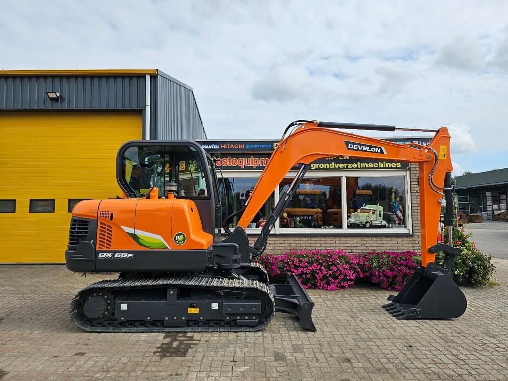 2025 Develon DX60E-10N, 13 mth, dovoz Skladom v EÚ — foto 6 z 16