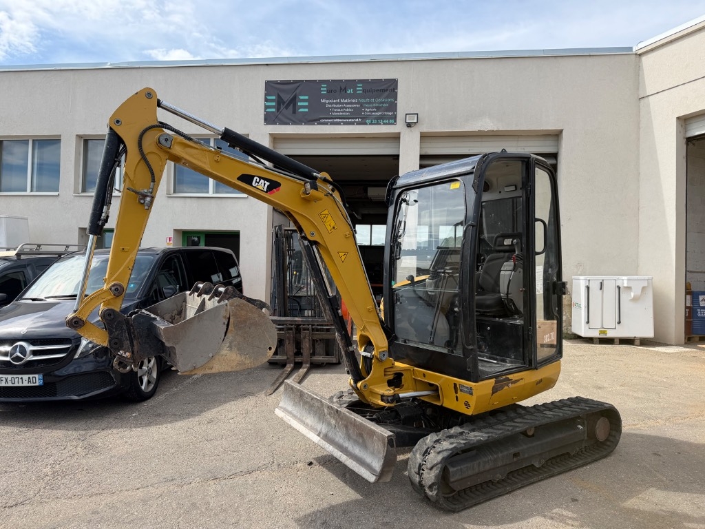 2017 Cat 302.7 D CR, 3 200 mth, dovoz Skladom v EÚ — foto 1 z 8 2017 Cat 302.7 D CR, 3 200 mth, dovoz Skladom v EÚ — foto 1 z 8