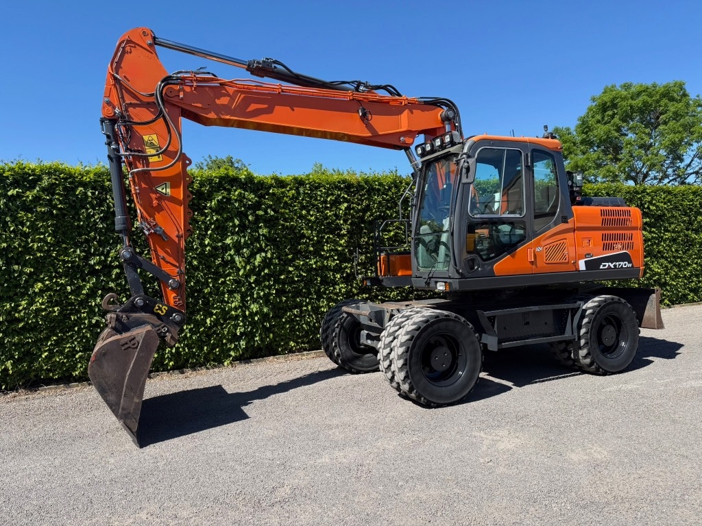 2017 Doosan DX 170 W, 7 625 mth, dovoz Skladom v EÚ — foto 1 | AMECAR 2017 Doosan DX 170 W, 7 625 mth, dovoz Skladom v EÚ — foto 1