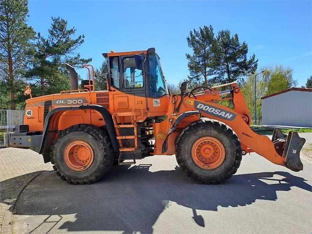 2012 Doosan DL 300, 16 000 mth, dovoz Skladom v EÚ — foto 1 | AMECAR 2012 Doosan DL 300, 16 000 mth, dovoz Skladom v EÚ — foto 1