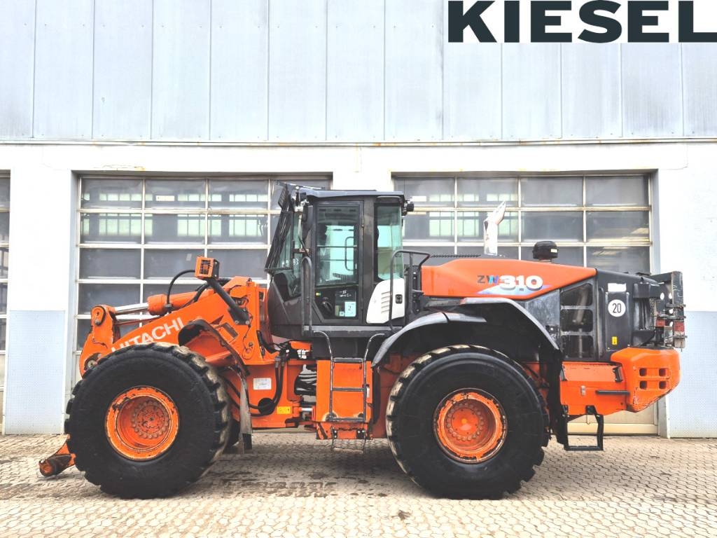 2017 Hitachi ZW 310-6, 11 985 mth, dovoz Skladom v EÚ — foto 1 | AMECAR 2017 Hitachi ZW 310-6, 11 985 mth, dovoz Skladom v EÚ — foto 1