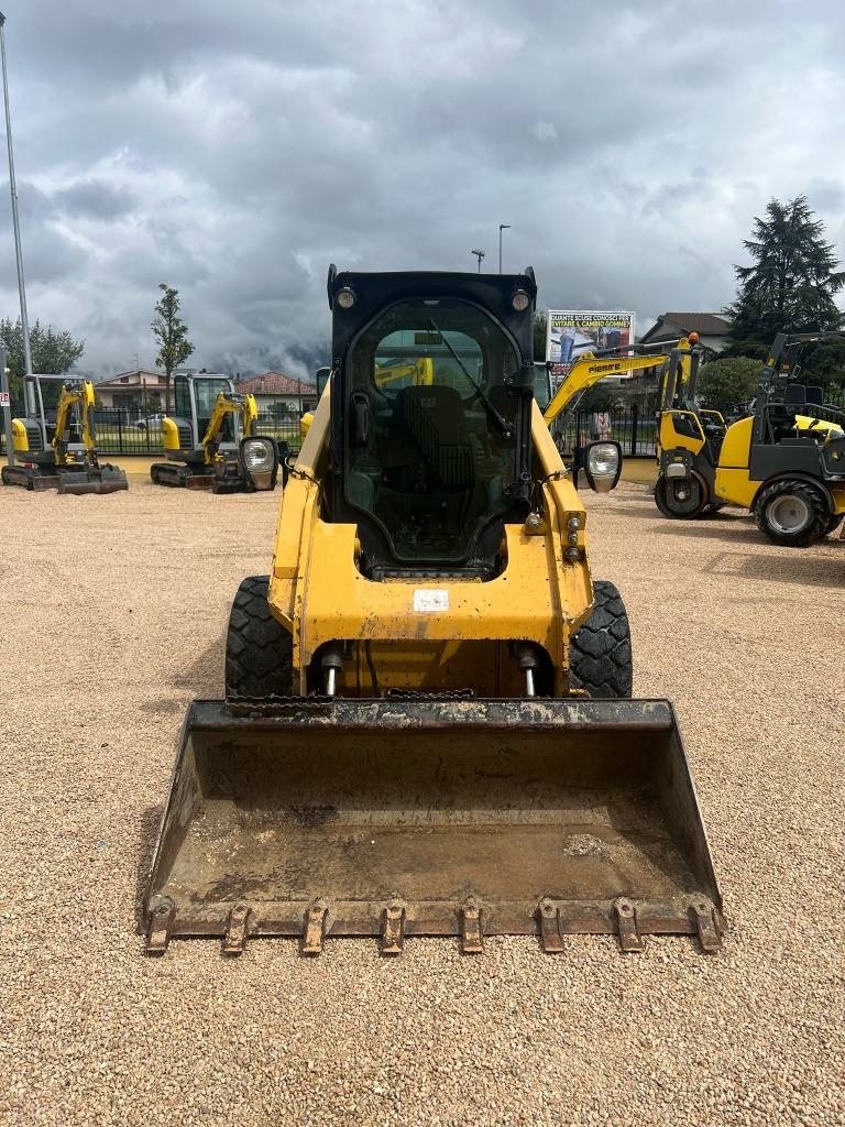 2018 Cat 262 D, 2 439 mth, dovoz Skladom v EÚ — foto 1 | AMECAR 2018 Cat 262 D, 2 439 mth, dovoz Skladom v EÚ — foto 1