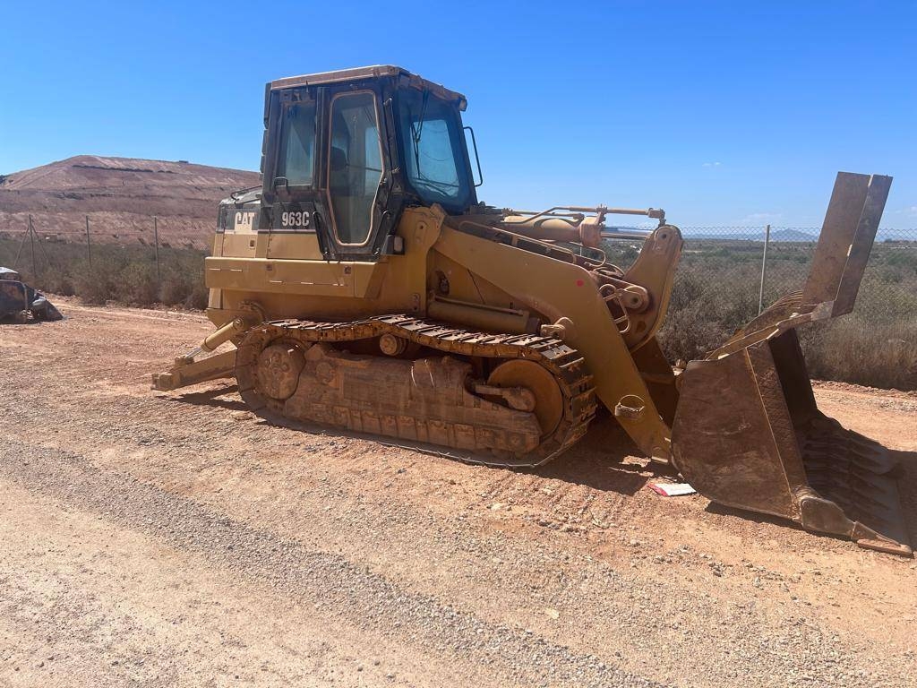 2004 Cat 963 C, 13 825 mth, dovoz Skladom v EÚ — foto 1