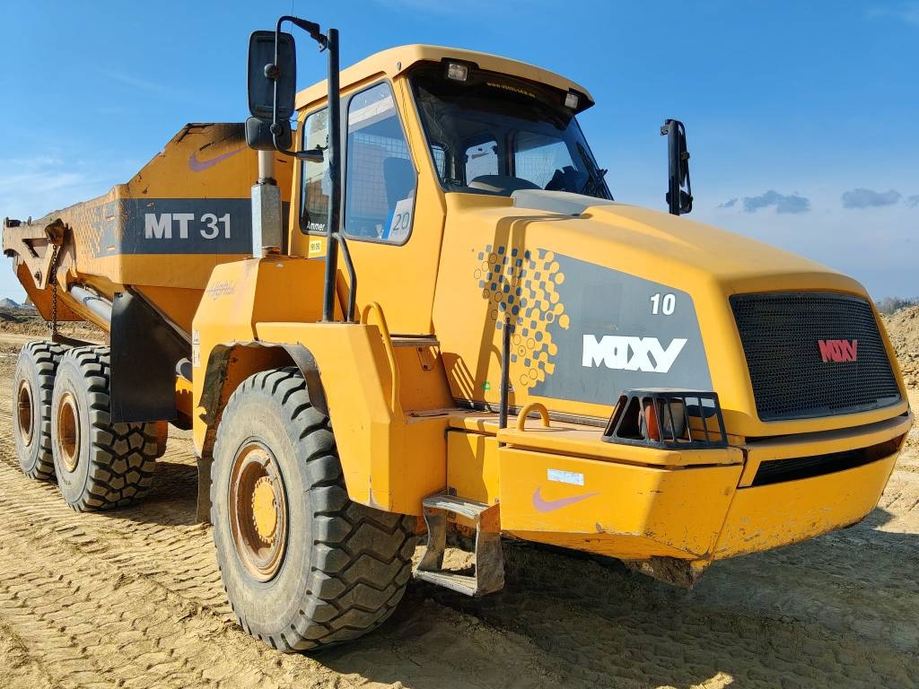 2004 Moxy MT31, 17 200 mth, dovoz Skladom v EÚ — foto 1 2004 Moxy MT31, 17 200 mth, dovoz Skladom v EÚ — foto 1