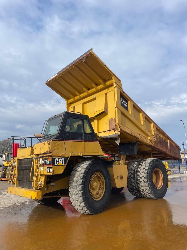 2004 Cat 775 E, 17 100 mth, dovoz Skladom v EÚ — foto 1