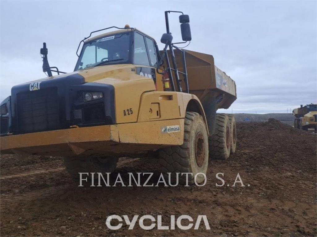 2012 Cat 740B, 18 500 mth, dovoz Skladom v EÚ — foto 1 2012 Cat 740B, 18 500 mth, dovoz Skladom v EÚ — foto 1