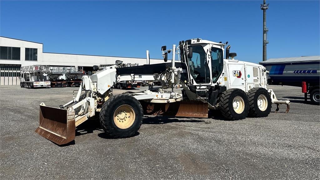 2018 Cat 120M2, 6 855 mth, dovoz Skladom v EÚ — foto 1