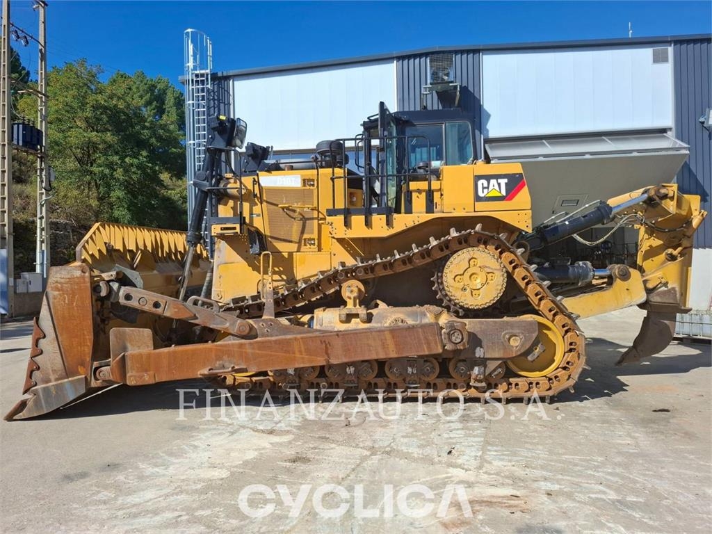 2022 Cat D10T, 5 597 mth, dovoz Skladom v EÚ — foto 1 2022 Cat D10T, 5 597 mth, dovoz Skladom v EÚ — foto 1