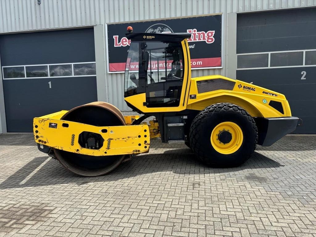 2018 Bomag BW 213 D-5 Single drum roller. 2018 Year, 5 734 mth, dovoz Skladom v EÚ — foto 1 | AMECAR 2018 Bomag BW 213 D-5 Single drum roller. 2018 Year, 5 734 mth, dovoz Skladom v EÚ — foto 1