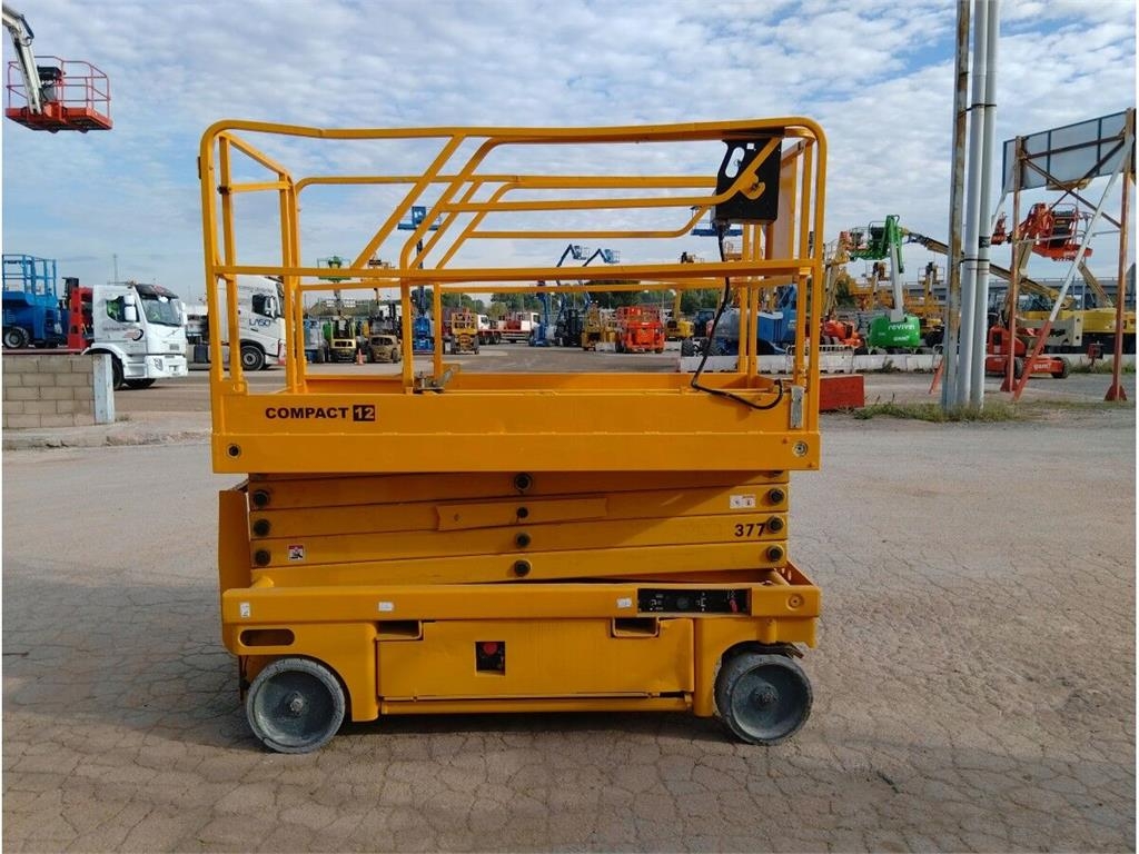 Haulotte COMPACT 12, 1 042 mth, dovoz Skladom v EÚ — foto 1