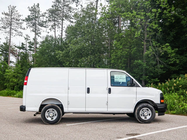2025 Chevrolet Express - Power/Driver Convenience Pkg, biela, 90 km, dovoz Kanada — foto 4 z 20