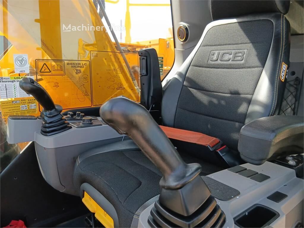 2023 JCB 245XR, 2 700 mth, dovoz Skladom v EÚ — foto 6 z 14