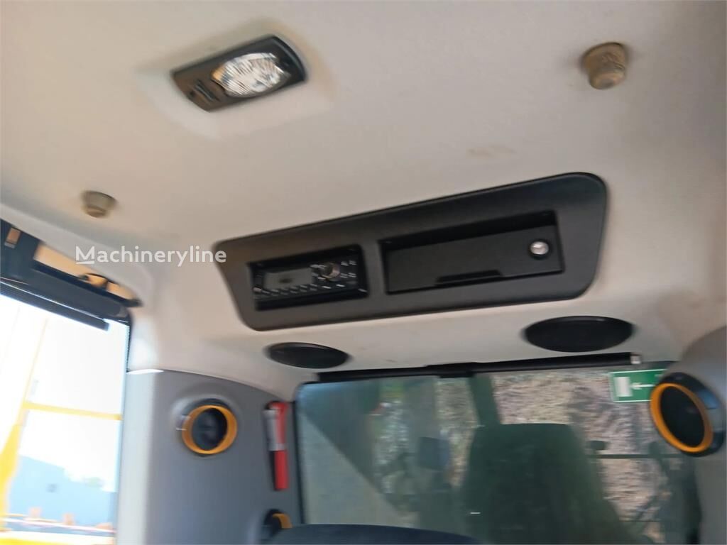 2023 JCB 245XR, 2 700 mth, dovoz Skladom v EÚ — foto 7 z 14