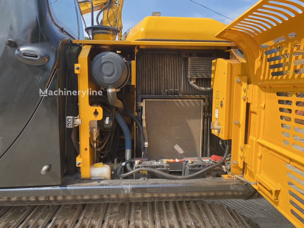 2018 JCB JS, 3 612 mth, dovoz Skladom v EÚ — foto 2 z 16