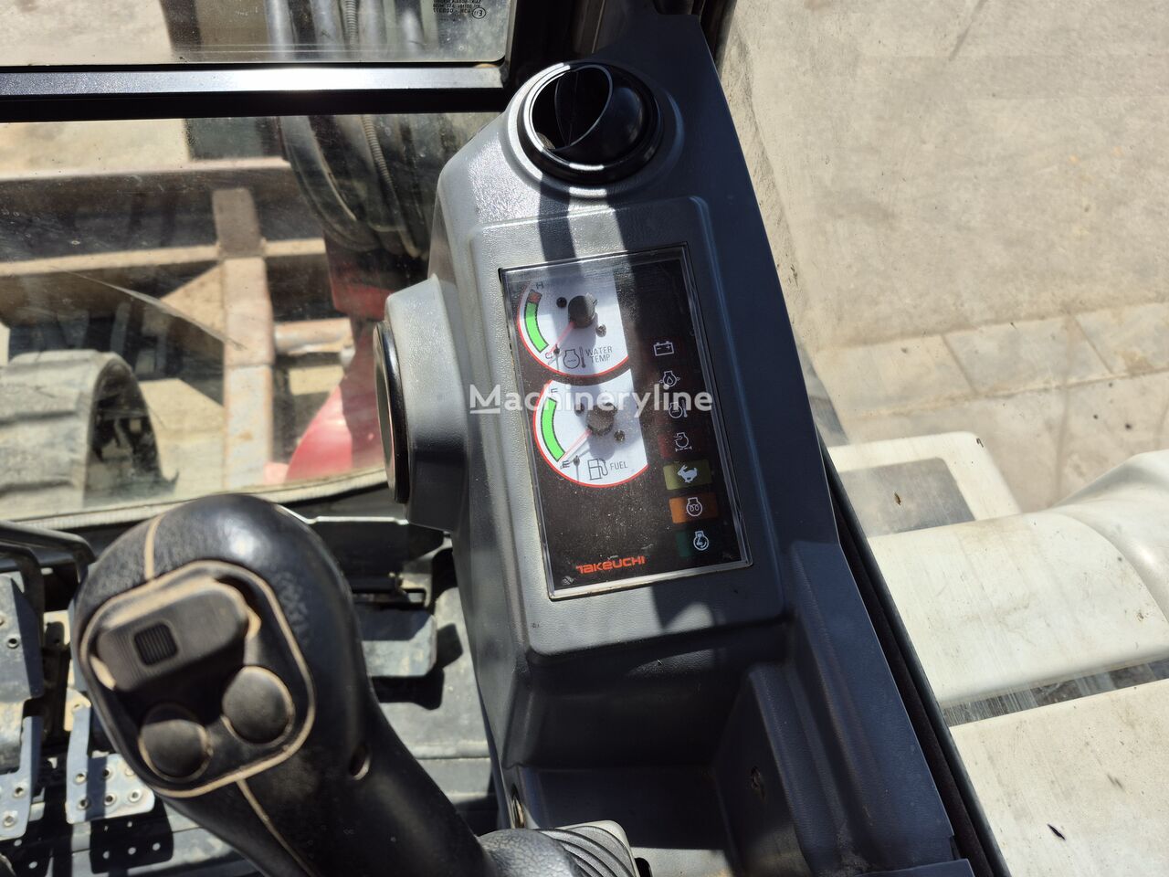 2015 Takeuchi TB250, 5 985 mth, dovoz Skladom v EÚ — foto 12 z 16
