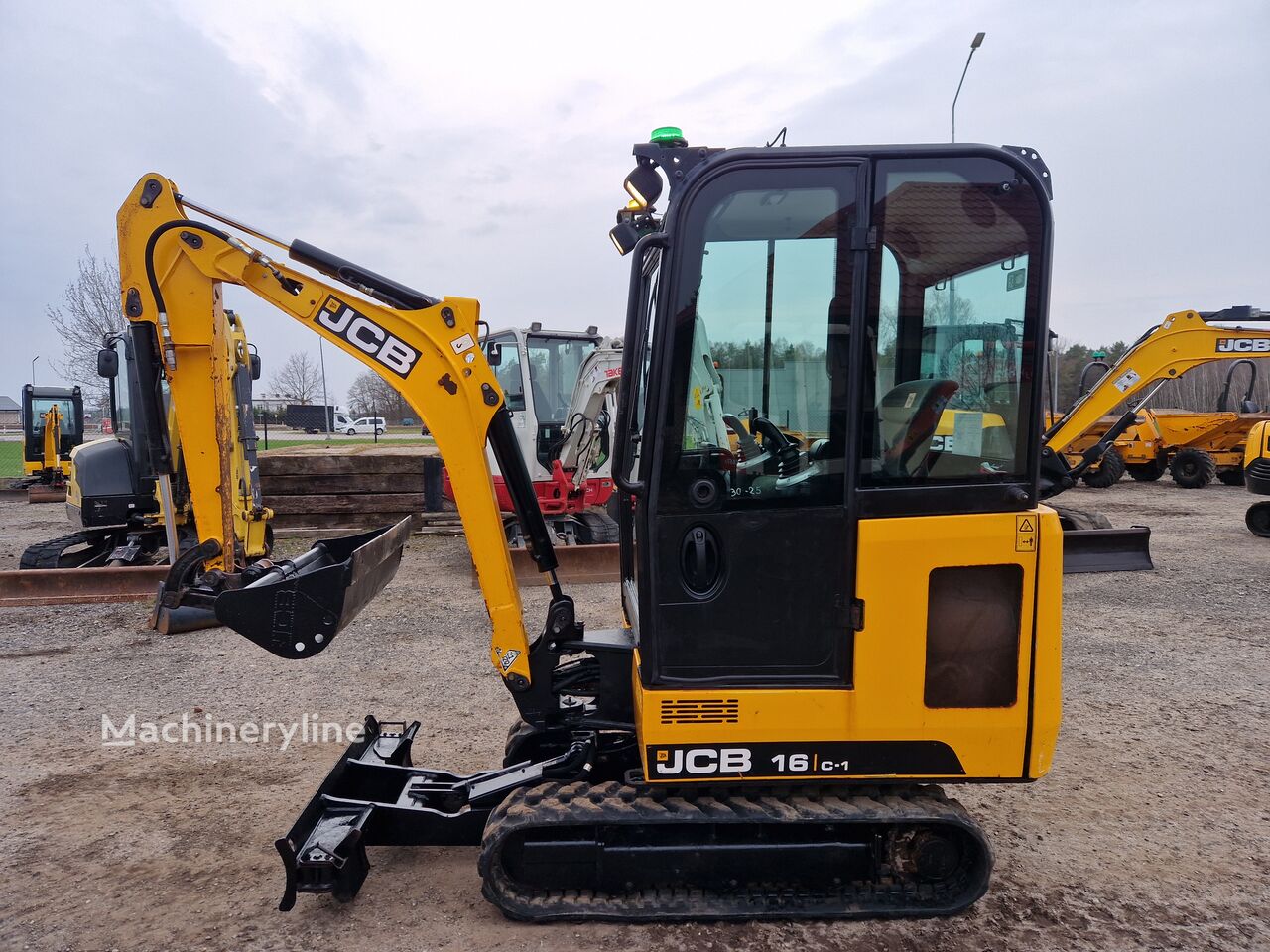 2018 JCB 16C-1, dovoz Skladom v EÚ — foto 1 z 15 2018 JCB 16C-1, dovoz Skladom v EÚ — foto 1 z 15