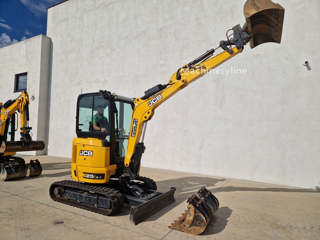 2025 JCB 25, 159 mth, dovoz Skladom v EÚ — foto 1 z 16 2025 JCB 25, 159 mth, dovoz Skladom v EÚ — foto 1 z 16