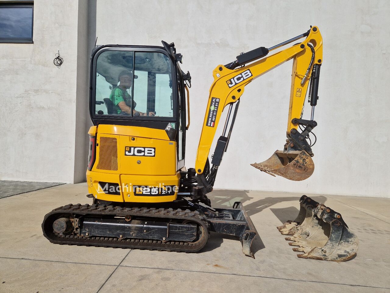 2025 JCB 25, 174 mth, dovoz Skladom v EÚ — foto 2 z 16